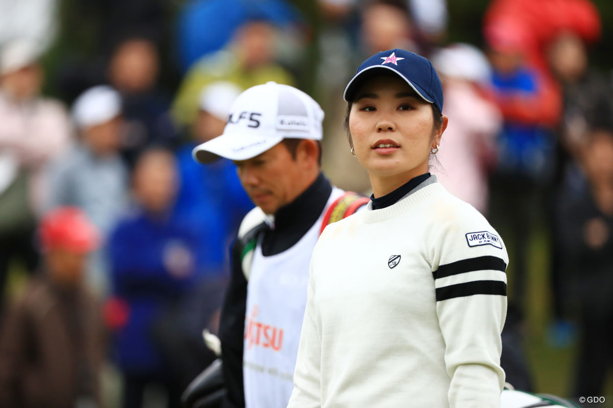 誰か探してる 2017年 富士通レディース 2日目 比嘉真美子